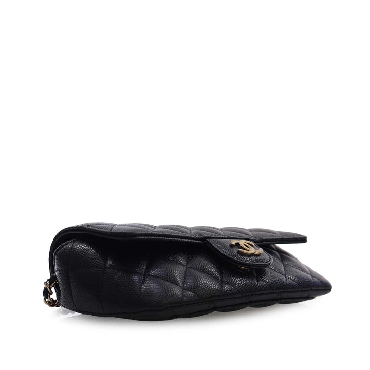Chanel CC Matelassé Caviar Sunglasses Étui avec chaîne