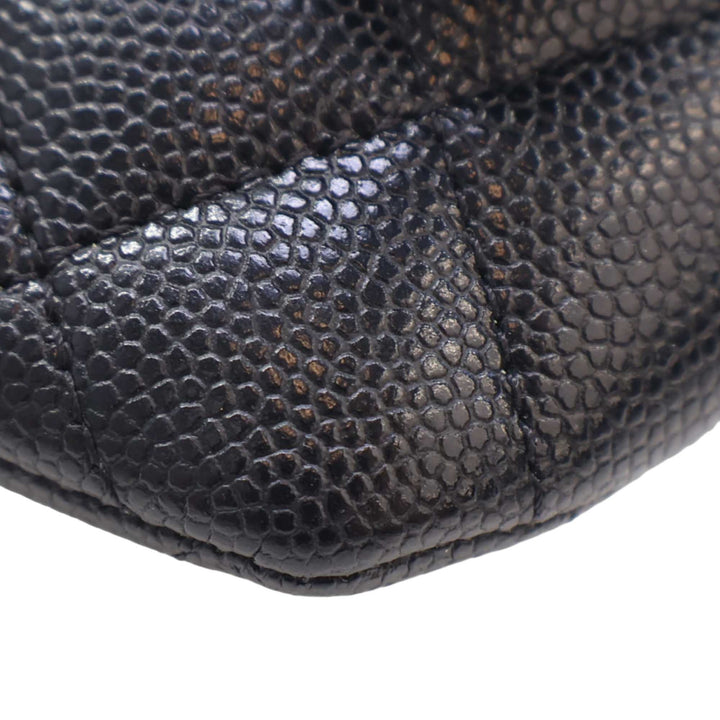 Chanel CC Matelassé Caviar Sunglasses Étui avec chaîne