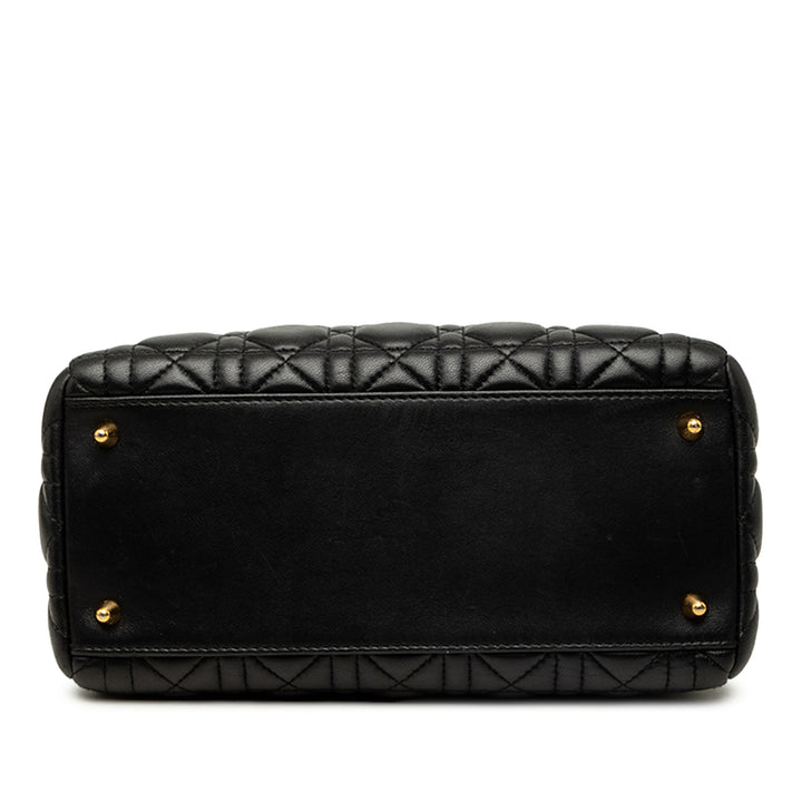 Dior Sac à main Lady Dior Cannage Moyen Cuir d'agneau Noir – vue 3 – GABY PARIS