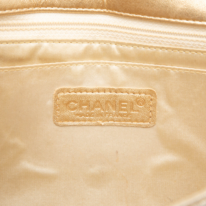 Chanel New Travel Line Métallisé Rabat simple Moyen Nylon