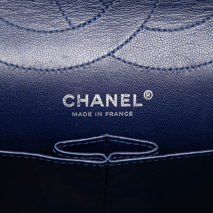 Chanel Matelassé Distressed Cuir verni Reissue 2.55 Double rabat 227