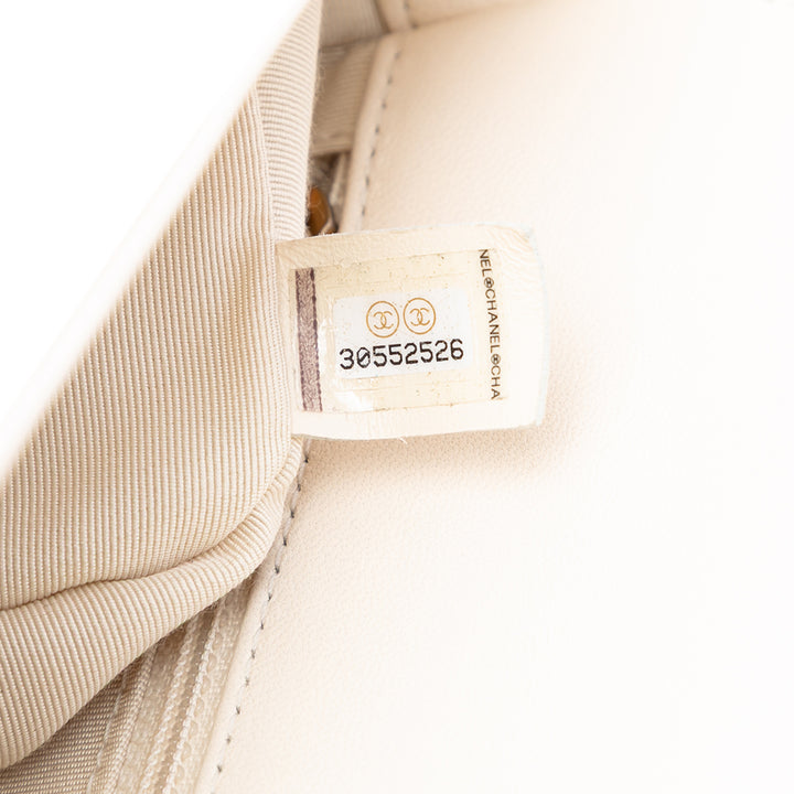 Chanel Small Matelassé Cuir d’agneau CC Coin à rabat