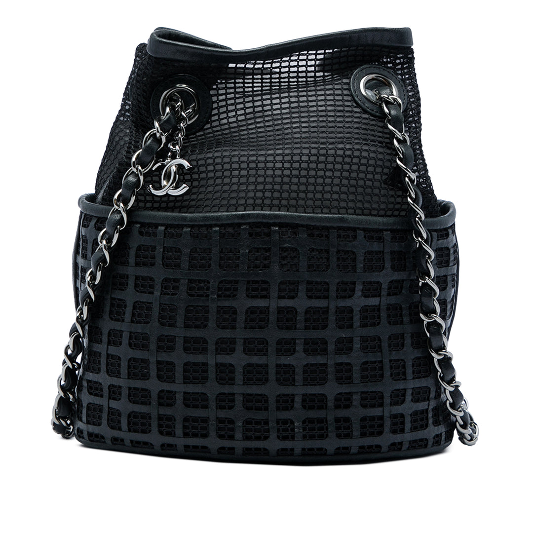Chanel CC Mesh et perforé Sac seau Cuir de veau Noir