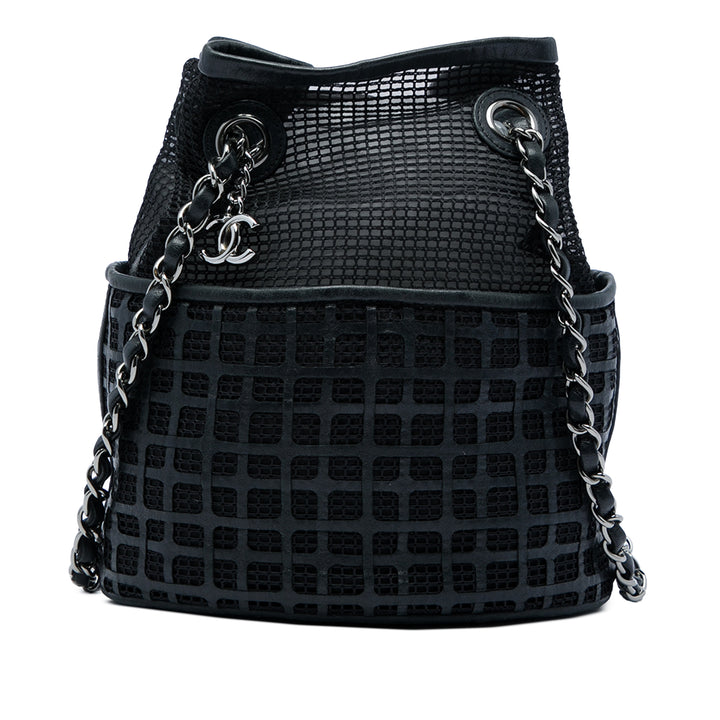 Chanel CC Mesh et perforé Sac seau Cuir de veau Noir