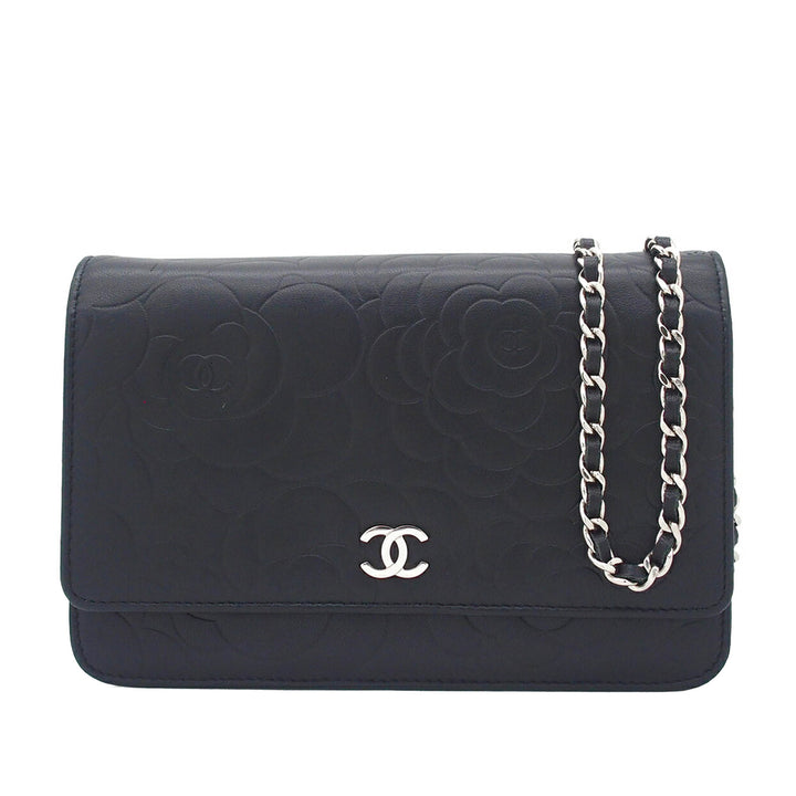 CC embossé Camellia Wallet on Chain Cuir d'agneau Noir
