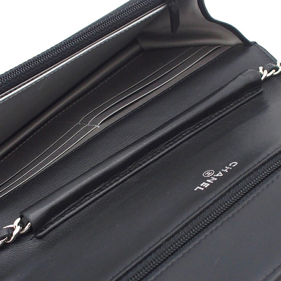 CC embossé Camellia Wallet on Chain Cuir d'agneau Noir