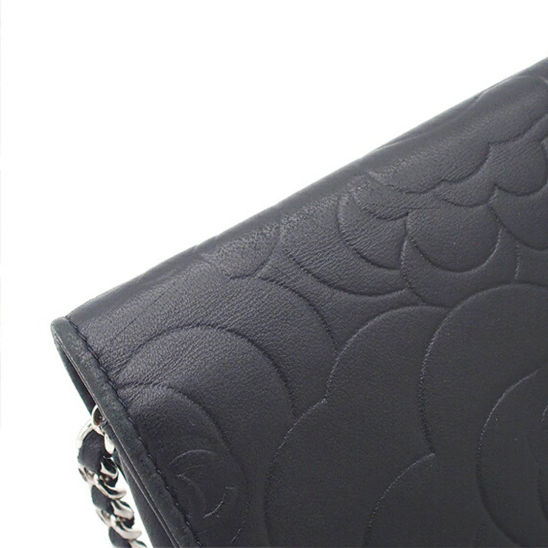CC embossé Camellia Wallet on Chain Cuir d'agneau Noir
