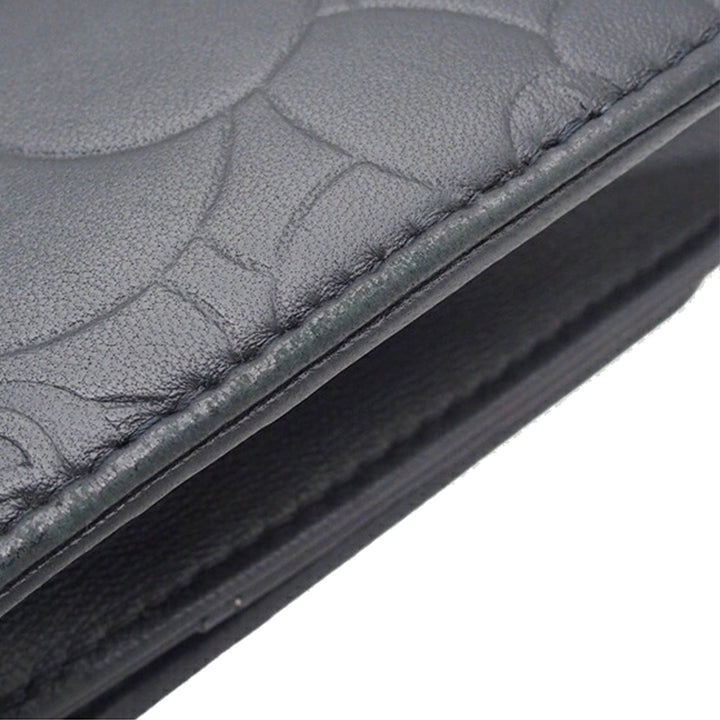 CC embossé Camellia Wallet on Chain Cuir d'agneau Noir