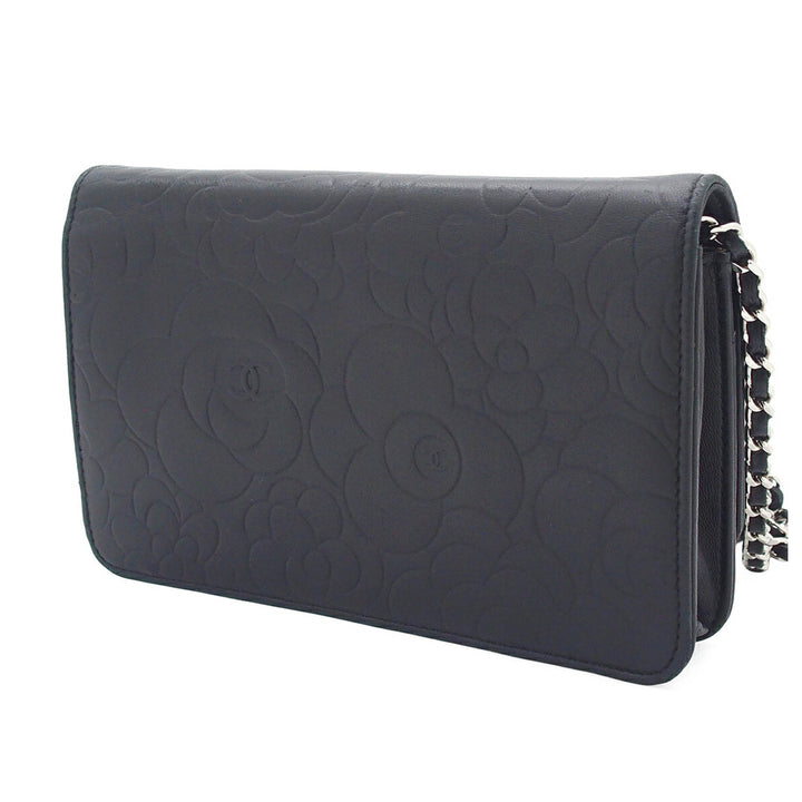 CC embossé Camellia Wallet on Chain Cuir d'agneau Noir