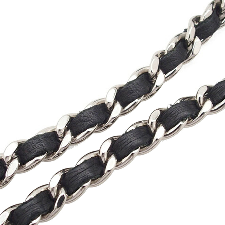 CC embossé Camellia Wallet on Chain Cuir d'agneau Noir