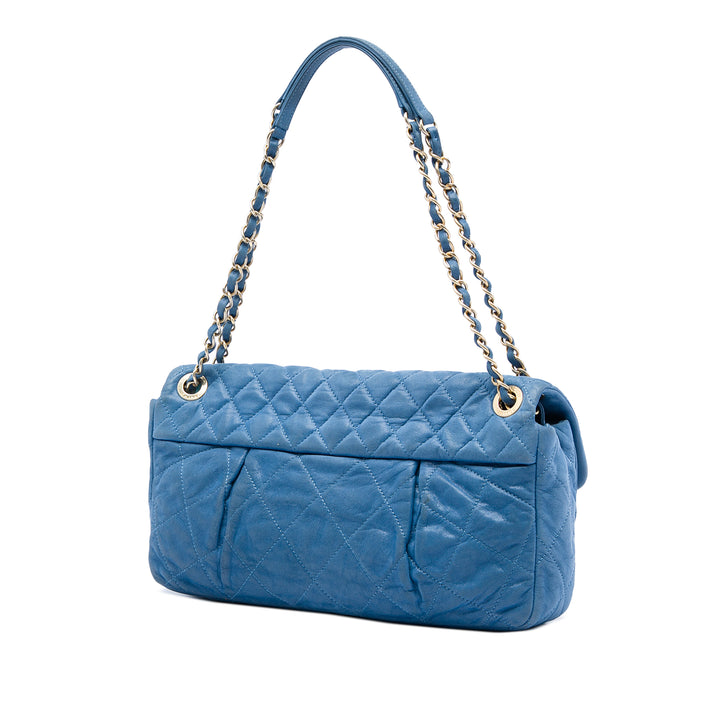 Chanel Matelassé Iridescent Cuir de veau Chic Quilt à rabat