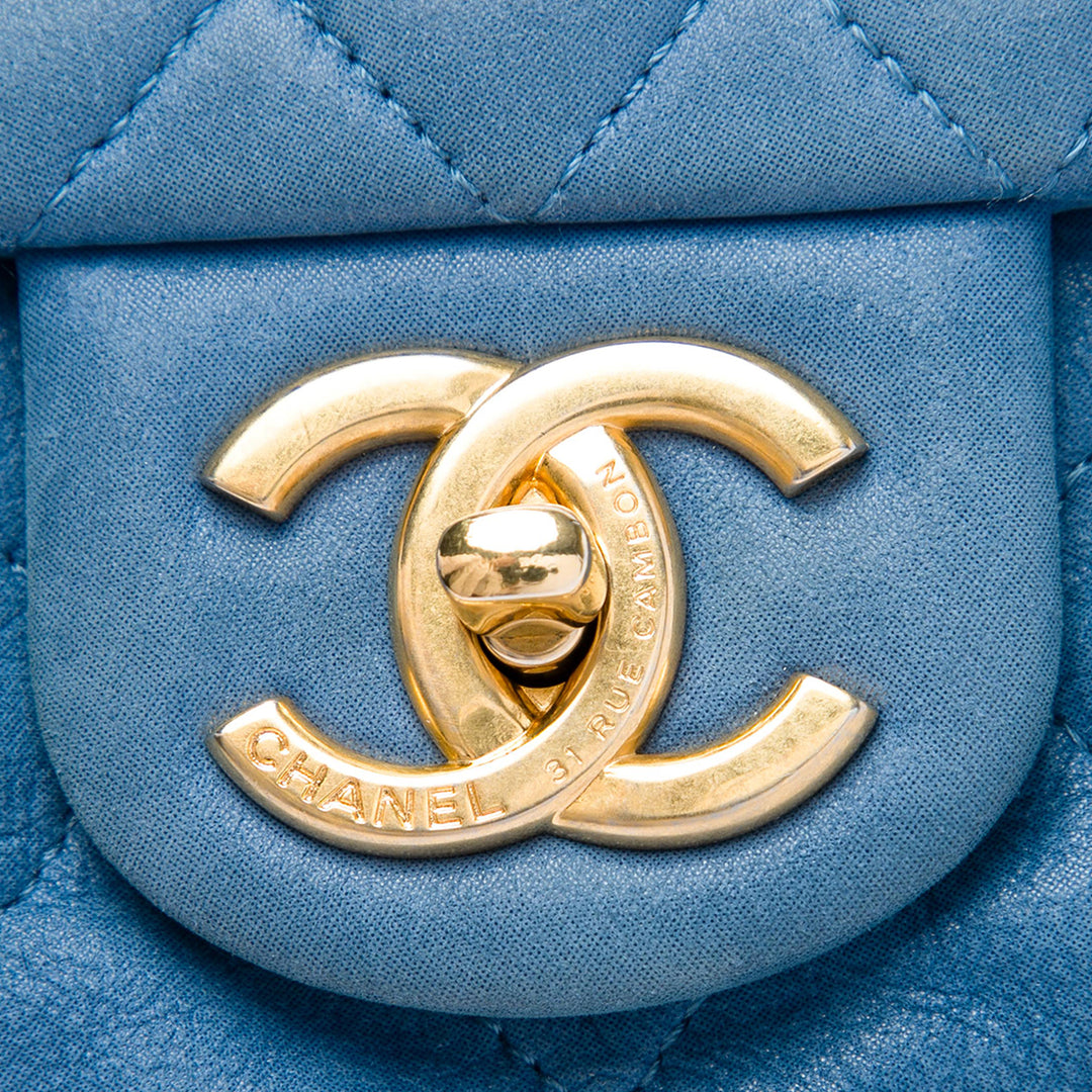 Chanel Matelassé Iridescent Cuir de veau Chic Quilt à rabat