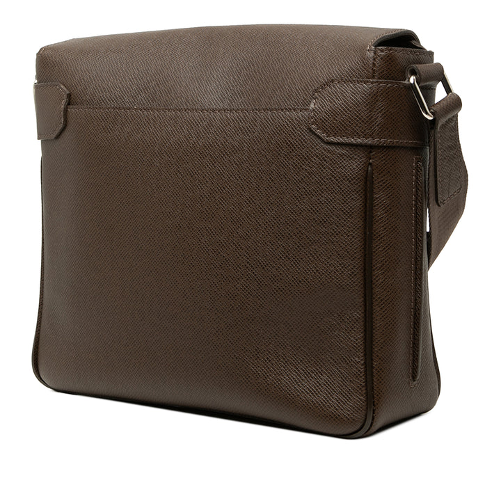 Louis Vuitton Taiga Roman PM Marron – vue 2 – GABY PARIS