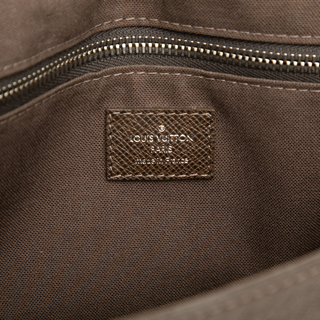 Louis Vuitton Taiga Roman PM Marron – vue 5 – GABY PARIS