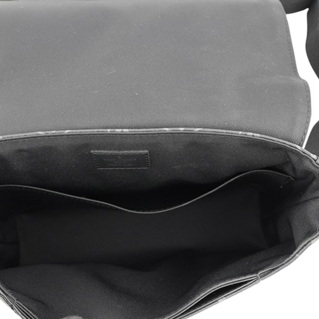Louis Vuitton District PM Monogram Eclipse Noir
