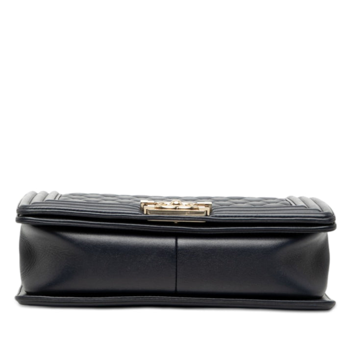 Chanel Old Medium Matelassé Cuir d’agneau Boy à rabat