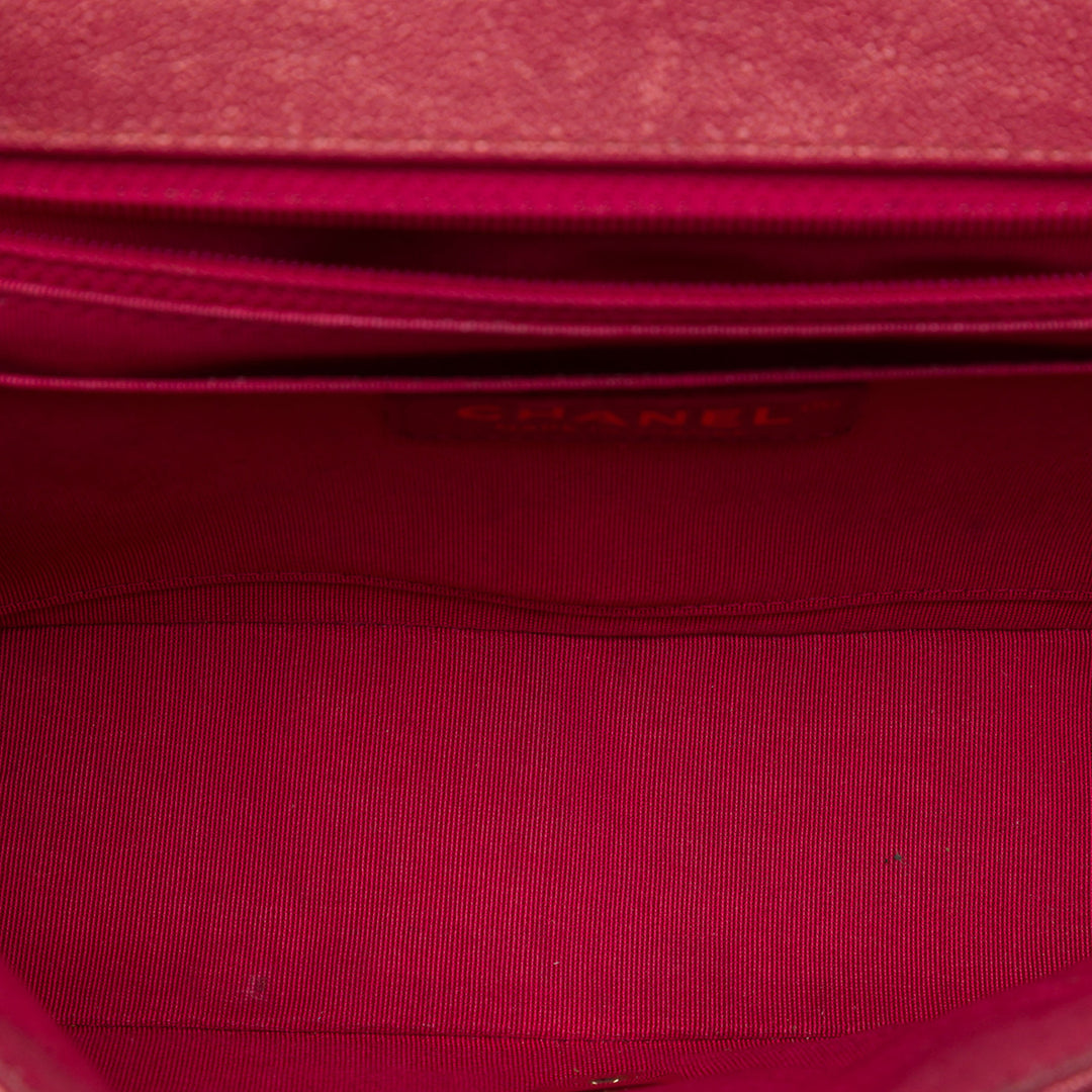 Chanel Chevron Irisé Statement à rabat Moyen Cuir caviar Rouge – vue 4 – GABY PARIS