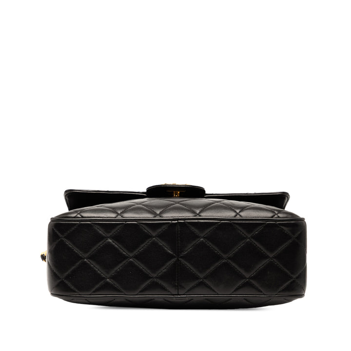 Chanel Small CC Quilted Cuir d’agneau Tassel Flap Sac caméra Noir – GABY PARIS Authentique