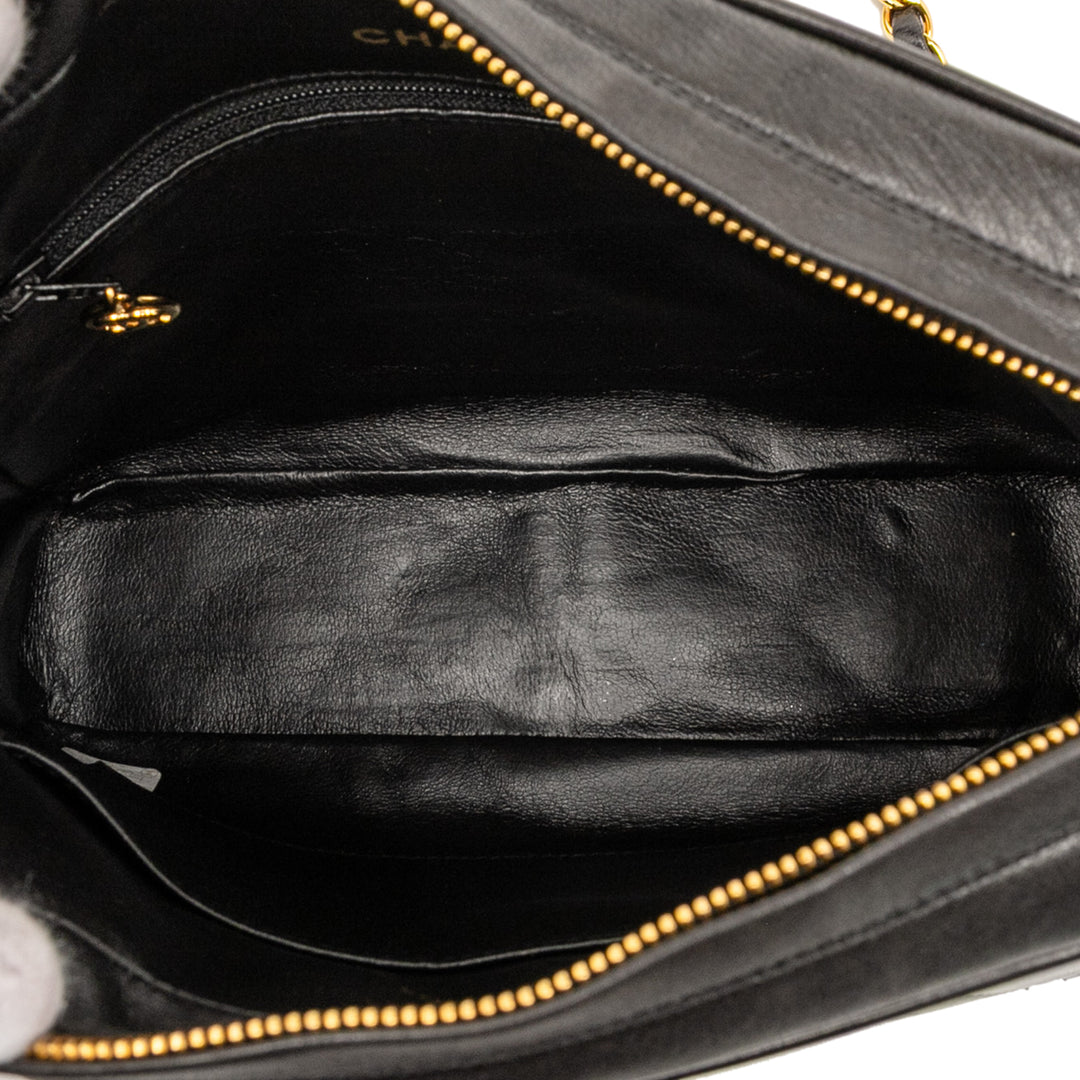 Chanel Small CC Quilted Cuir d’agneau Tassel Flap Sac caméra Noir – GABY PARIS Authentique