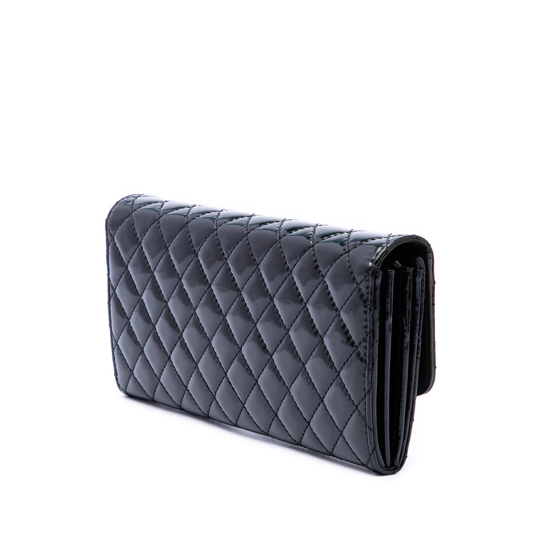 Chanel CC Matelassé Cuir verni East West Wallet on Chain