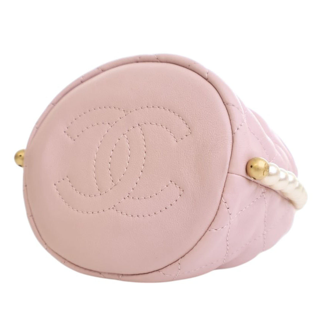 Chanel Mini Matelassé Cuir de veau About Perles Drawstring Bucket Sac