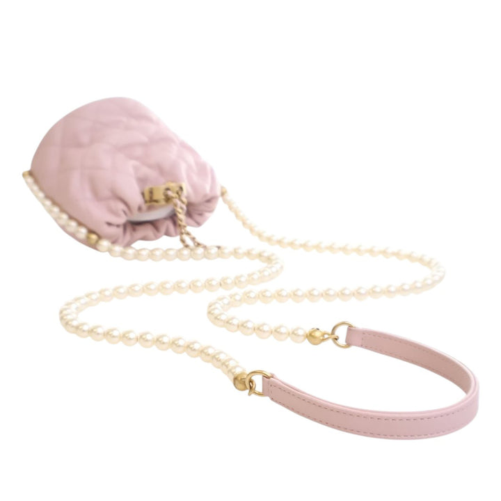 Chanel Mini Matelassé Cuir de veau About Perles Drawstring Bucket Sac