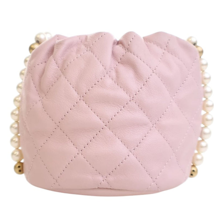 Chanel Mini Matelassé Cuir de veau About Perles Drawstring Bucket Sac
