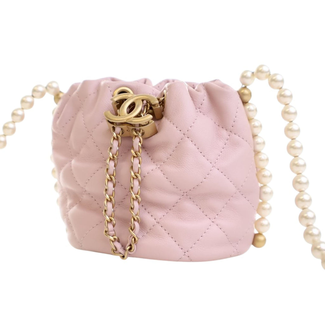 Chanel Mini Matelassé Cuir de veau About Perles Drawstring Bucket Sac