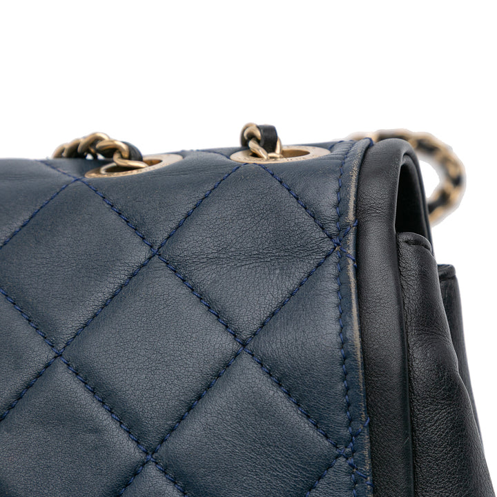 Chanel Bicolore Graphic à rabat Moyen Cuir de veau
