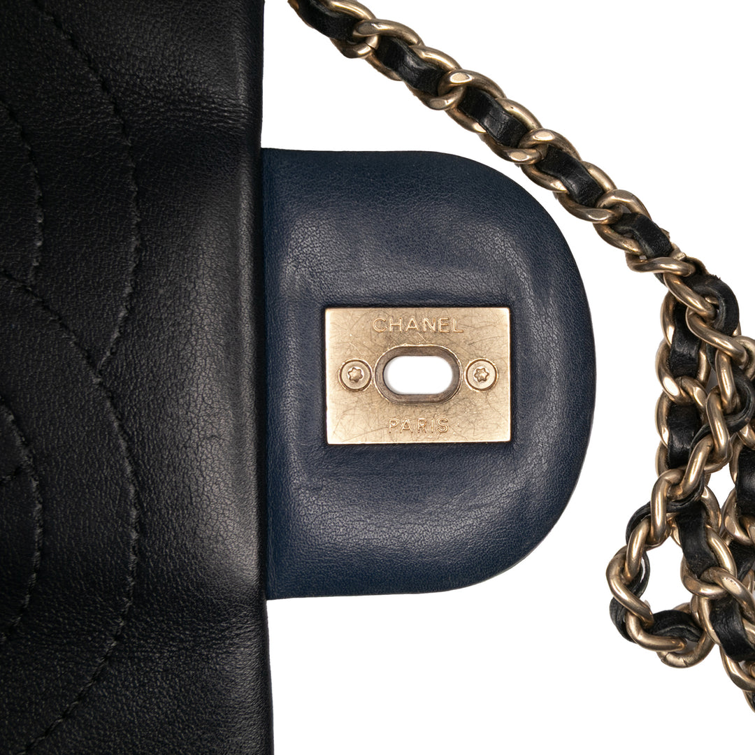 Chanel Bicolore Graphic à rabat Moyen Cuir de veau