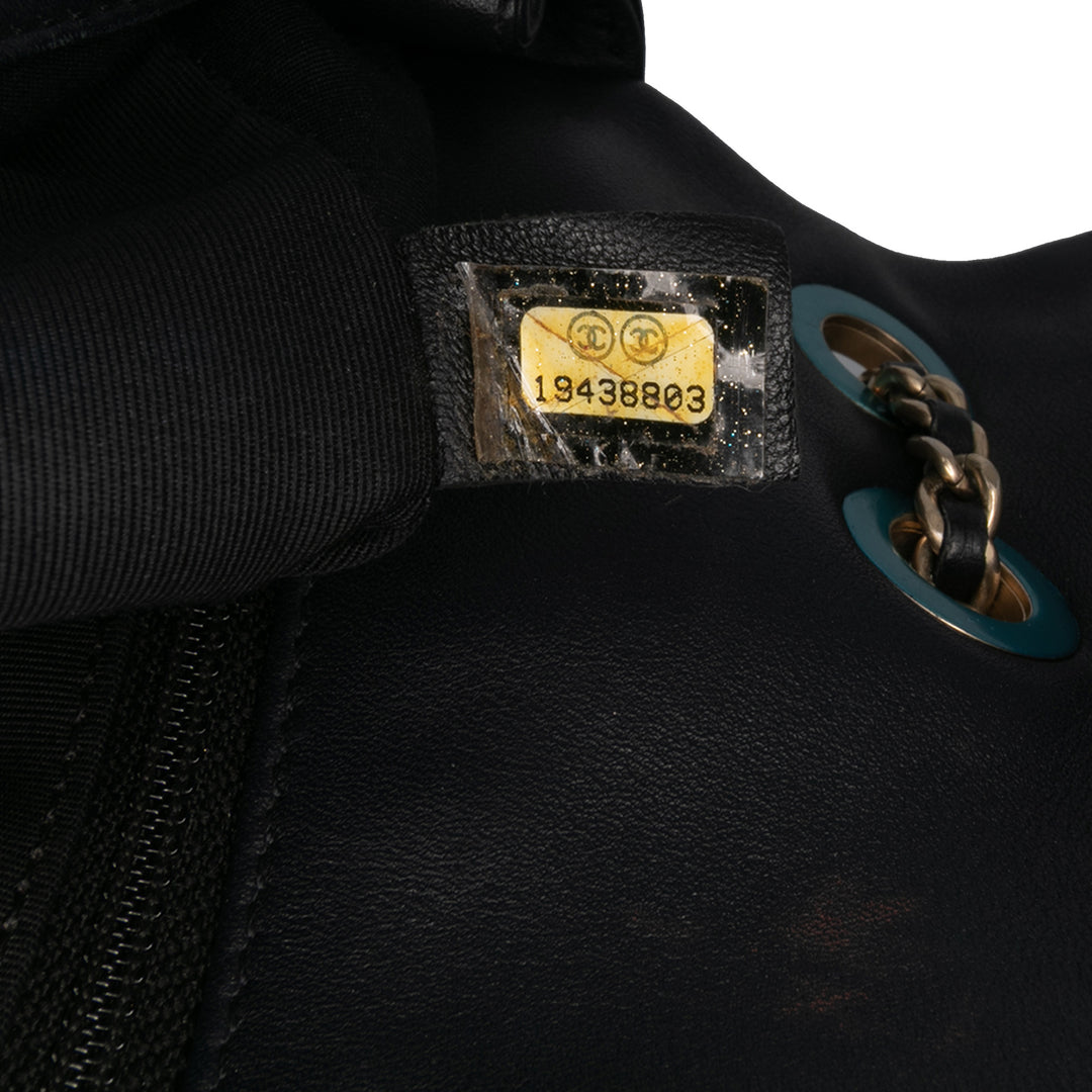 Chanel Bicolore Graphic à rabat Moyen Cuir de veau
