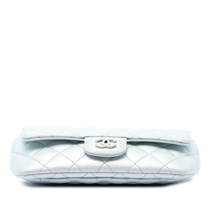 CC Matelassé Irisé Sunglasses Étui avec chaîne Cuir d'agneau Bleu