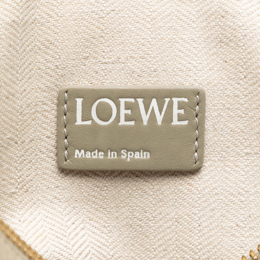 LOEWE Large Lin embossé Cuir de veau Anagram T Pochette