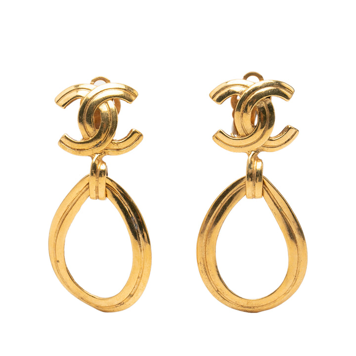 Chanel Boucles d'oreilles CC Dangle À clip plaqué or – vue principale – GABY PARIS