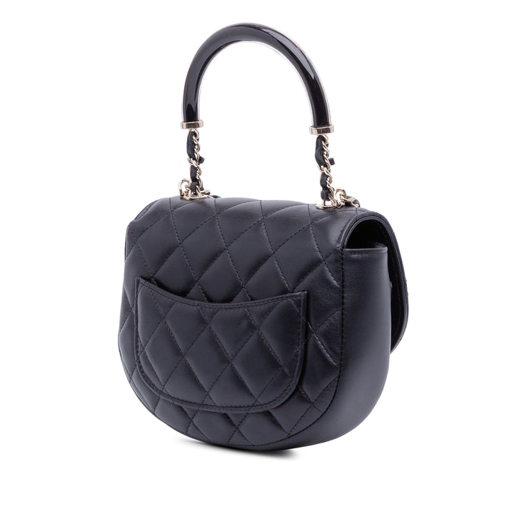 Chanel CC Matelassé Cuir d’agneau Half Moon anse supérieure à rabat