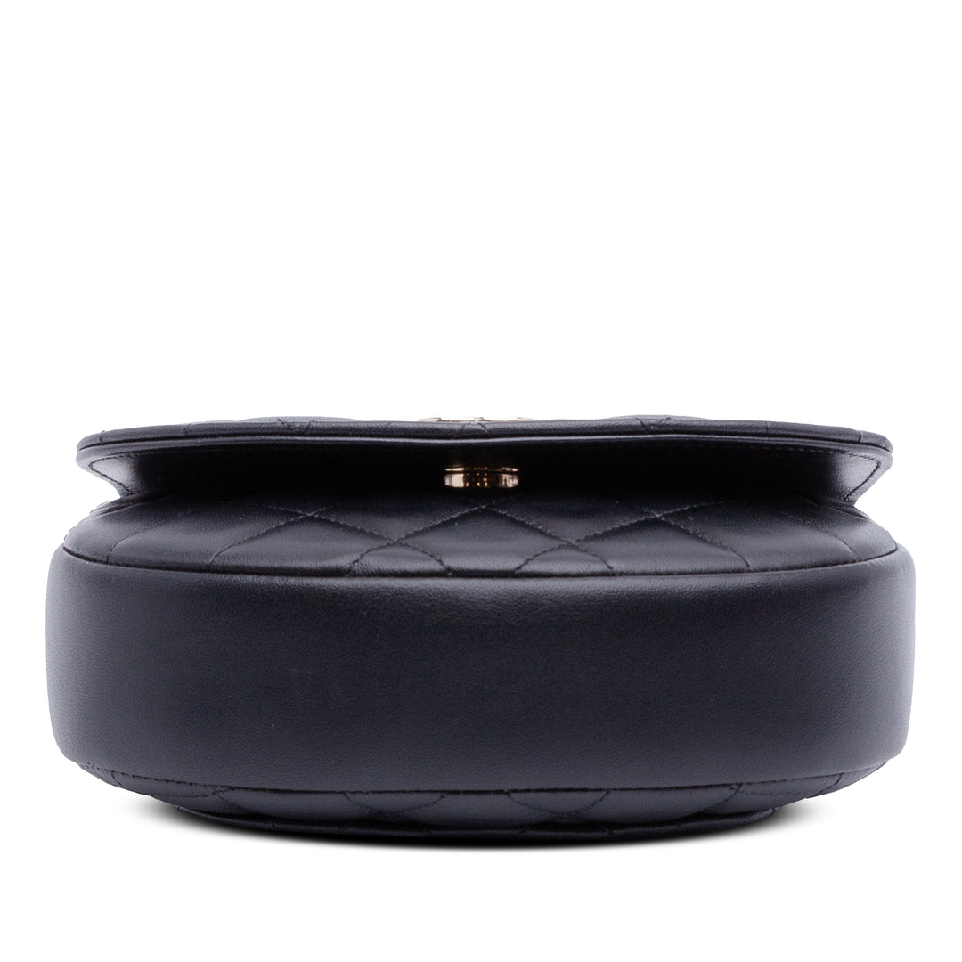 Chanel CC Matelassé Cuir d’agneau Half Moon anse supérieure à rabat