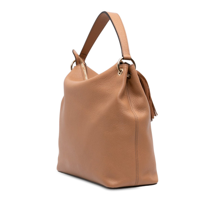 Pebbled Soho Hobo Grand Cuir de veau Beige