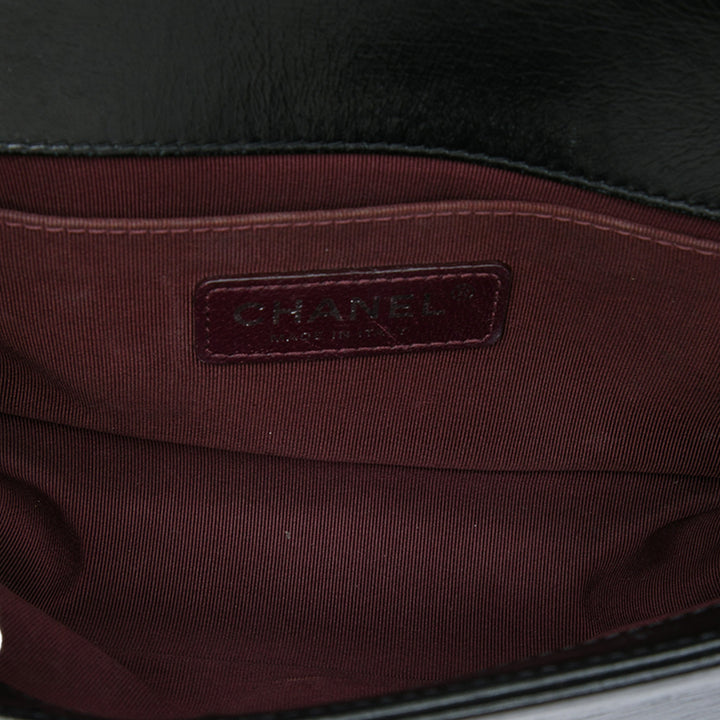 Chanel Matelassé Glacé Chaîneed Boy à rabat Petit Cuir de veau Noir