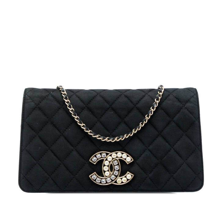 Chanel Matelassé Perles fantaisie And Cristal CC Chaîne à rabat Noir – vue principale – GABY PARIS