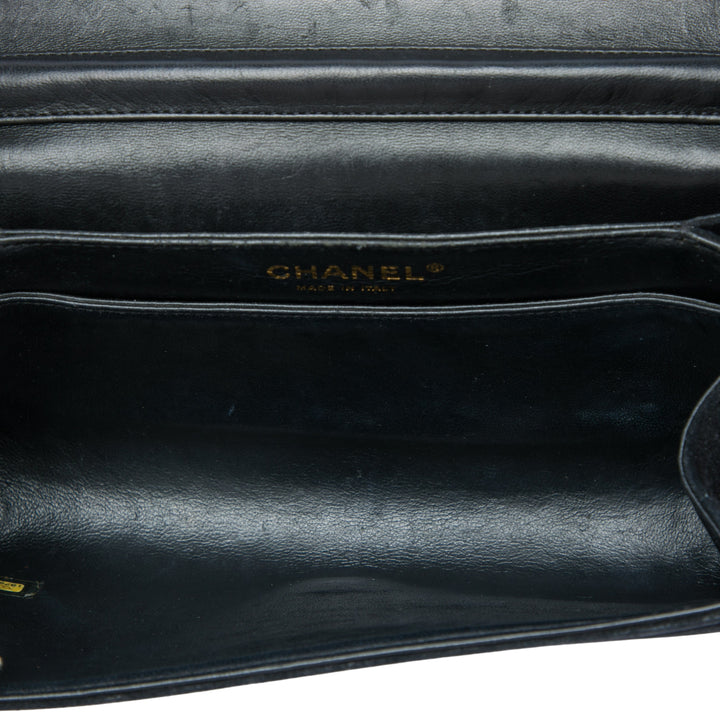 Chanel Matelassé Perles fantaisie And Cristal CC Chaîne à rabat Noir – vue 4 – GABY PARIS