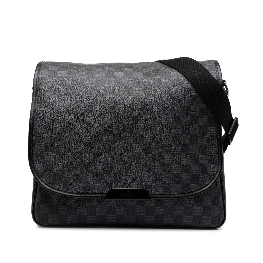 Louis Vuitton Sac bandoulière Daniel Damier Graphite MM Noir – vue principale – GABY PARIS
