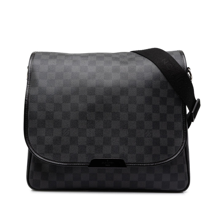 Louis Vuitton Sac bandoulière Daniel Damier Graphite MM Noir – vue principale – GABY PARIS