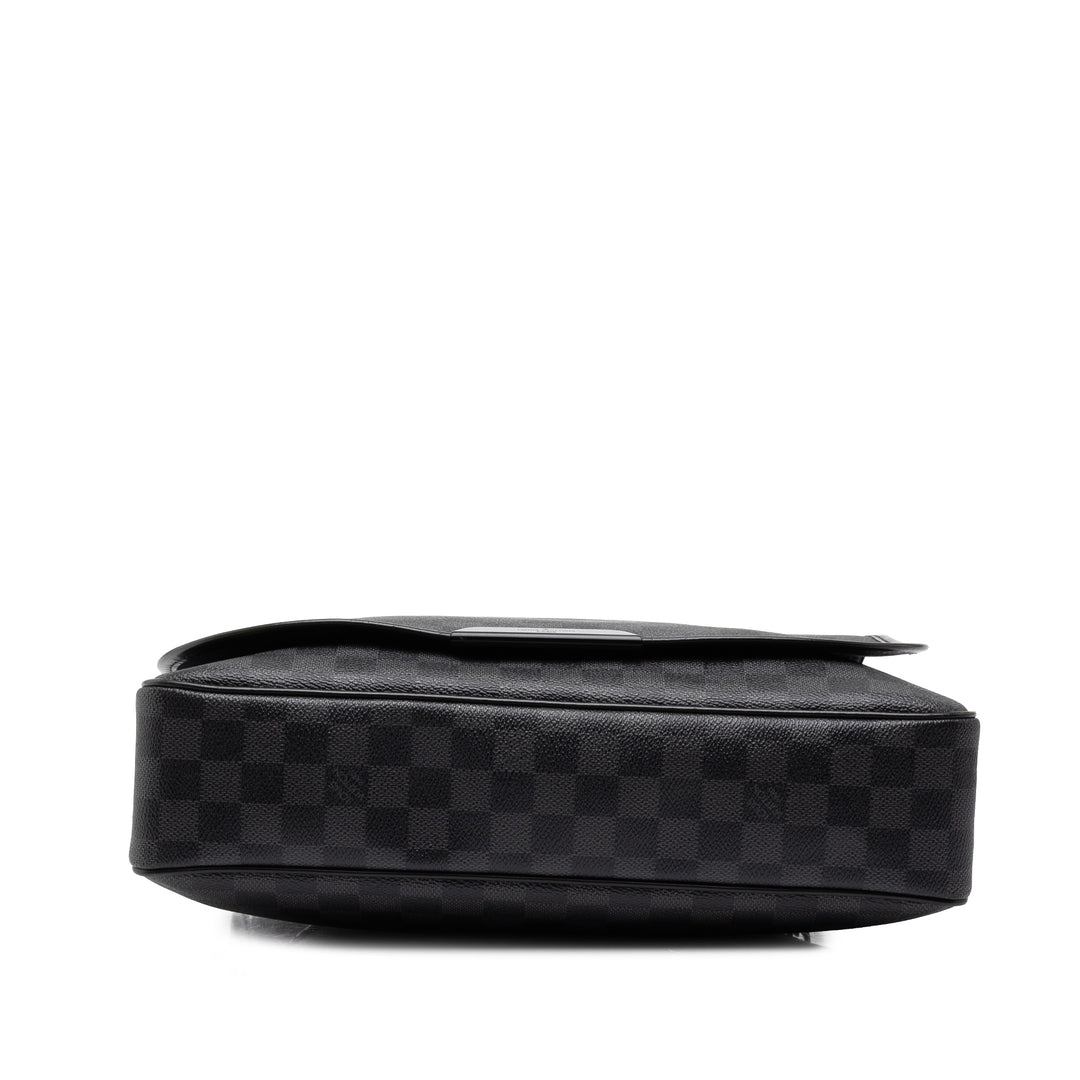 Louis Vuitton Sac bandoulière Daniel Damier Graphite MM Noir – vue 3 – GABY PARIS