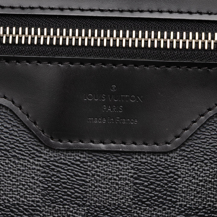 Louis Vuitton Sac bandoulière Daniel Damier Graphite MM Noir – vue 5 – GABY PARIS