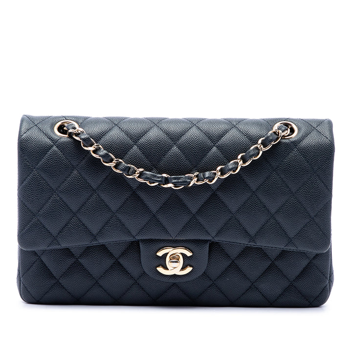 Chanel Sac porté épaule Classic Double rabat Moyen Cuir caviar Bleu – vue principale – GABY PARIS