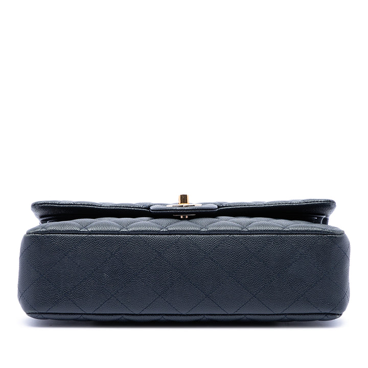 Chanel Sac porté épaule Classic Double rabat Moyen Cuir caviar Bleu – vue 3 – GABY PARIS