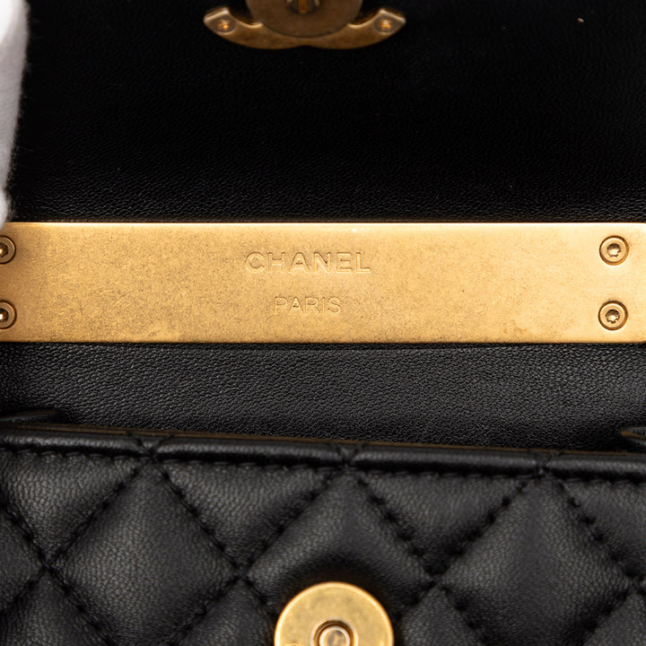 Chanel Mini CC Matelassé Cuir d’agneau Émail sac à anse supérieure