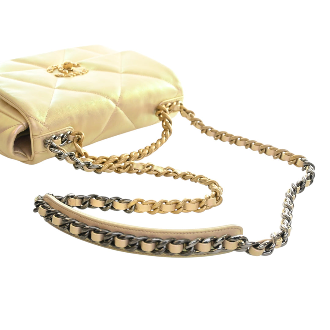 Irisé 19 à rabat Moyen Cuir d'agneau Beige