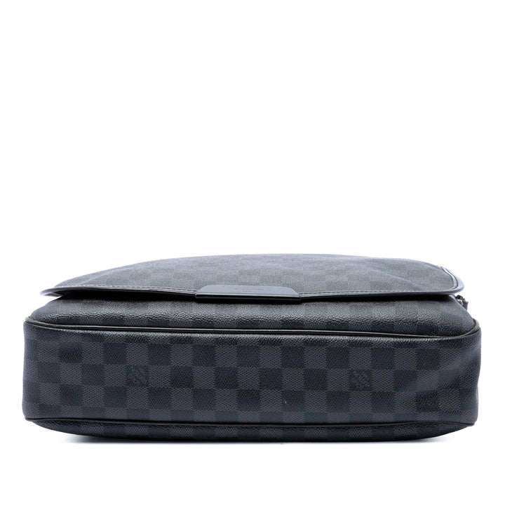 Louis Vuitton Sac bandoulière Daniel Damier Graphite MM Noir – vue 3 – GABY PARIS