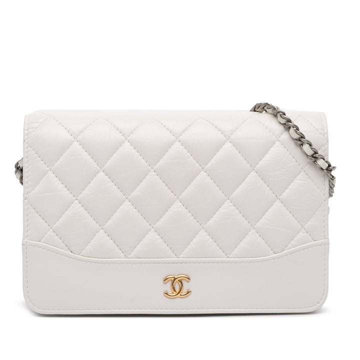 Chanel Quilted Aged Cuir de veau Gabrielle Wallet On Chain Blanc